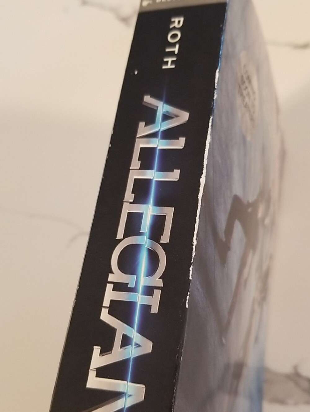 Allegiant by Veronica Roth - Picture 6 of 9